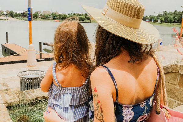 Looking for a Mother's Day destination or a place to enjoy a romantic outing? Whether you're shopping, eating, or needing a break, The Boardwalk at Towne Lake is the best destination for shopping and dining in Cypress, TX.